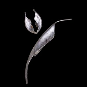 Leaf quill Brooch and earring set silver tone